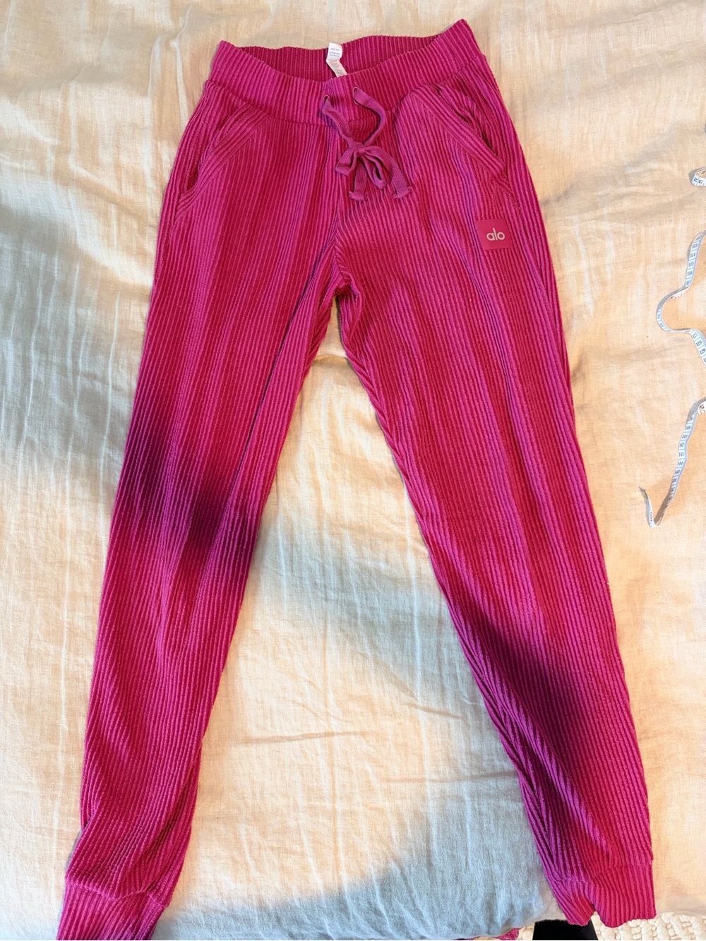 ALO Yoga Ribbed Hooded Top in Vibrant Fuchsia Pink